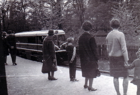 Galerie Feierliche Übergabe der kleinen E-Lok an die Pioniereisenbahn - Bild 6