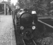 Dampflokomotive am Bahnhof Frohe Zukunft