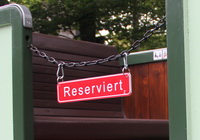 Bild Reserviertschild am Abteil eines Personenwagens der Parkeisenbahn