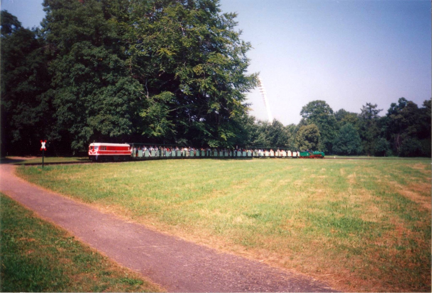 Pendelzug zum Bahnhof Zoo