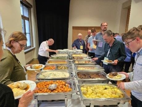 Ehemalige beim Abendessen