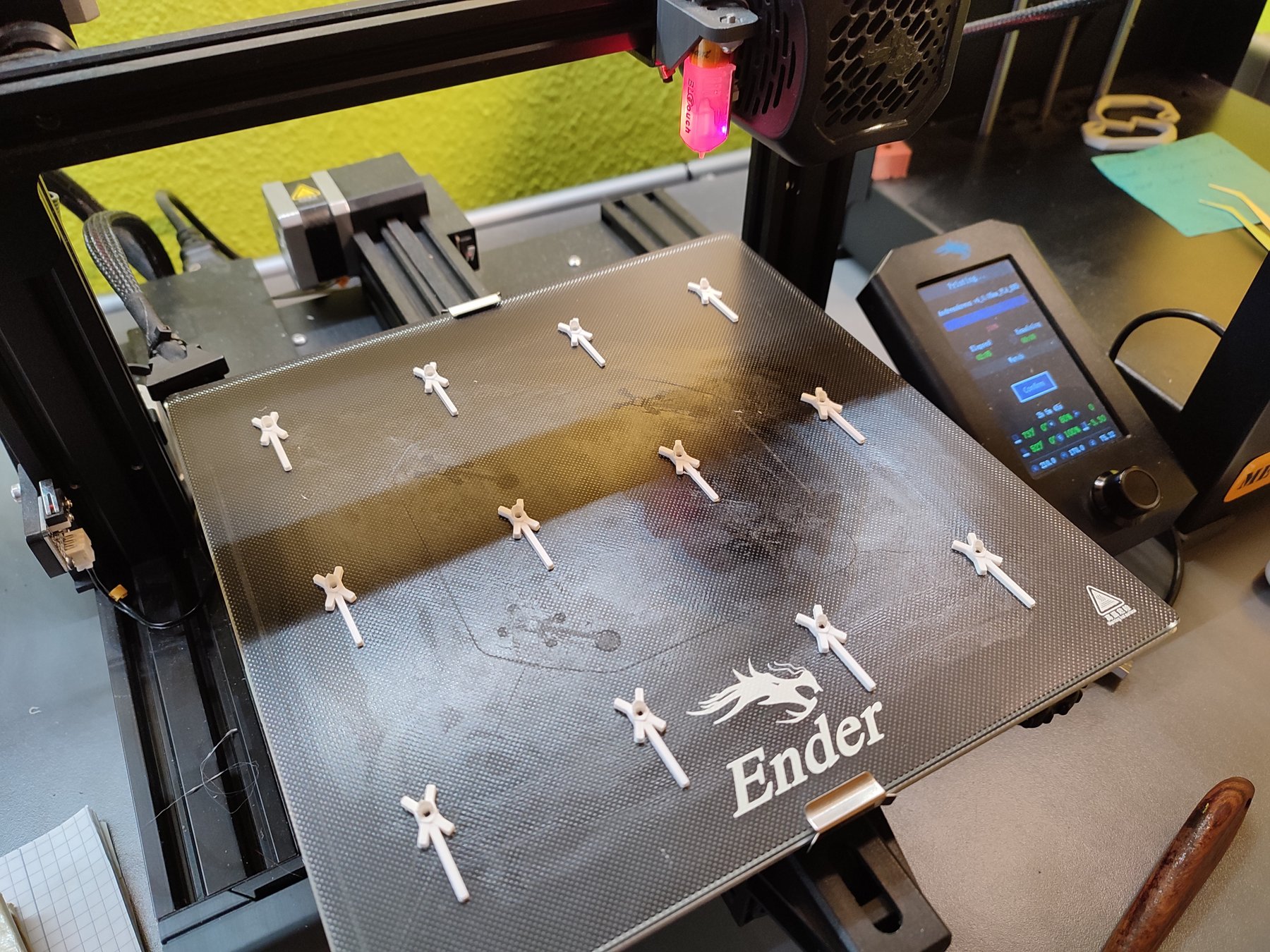 3D-gedruckte Andreaskreuze für das Lötseminar
