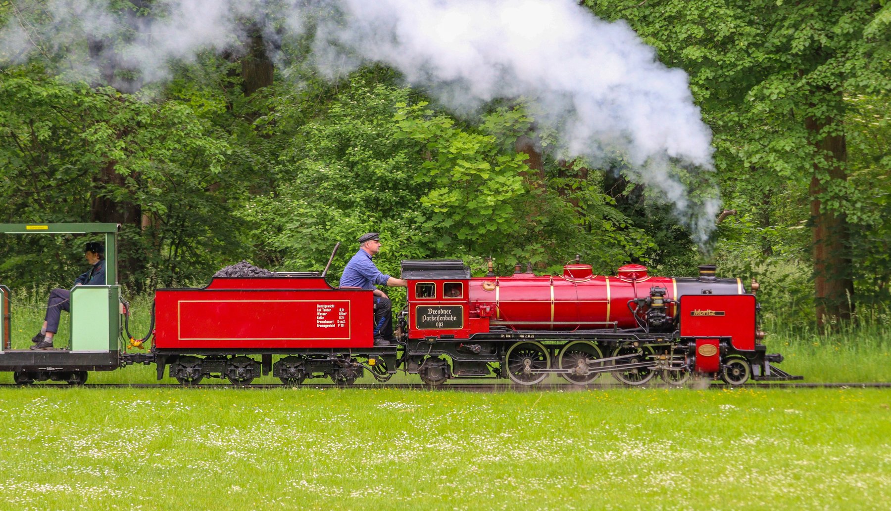 Seitenansicht Dampflokomotive 003